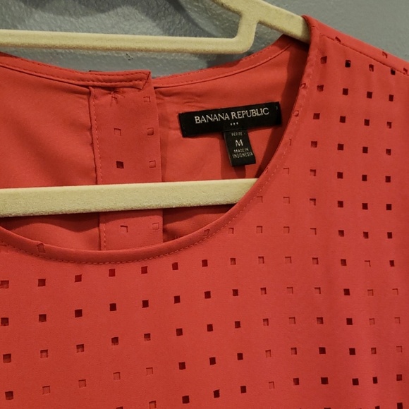 Banana Republic eyelet NWOT top Med Petite - Picture 3 of 3